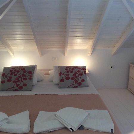 Amalia Harbor Apartment Chalki Town Ngoại thất bức ảnh