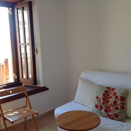 Amalia Harbor Apartment Chalki Town Ngoại thất bức ảnh