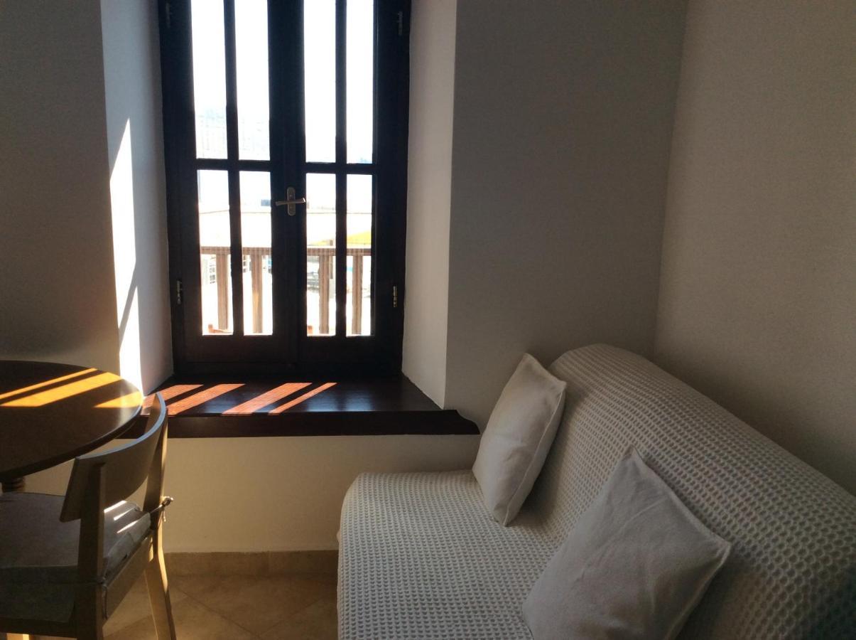Amalia Harbor Apartment Chalki Town Ngoại thất bức ảnh