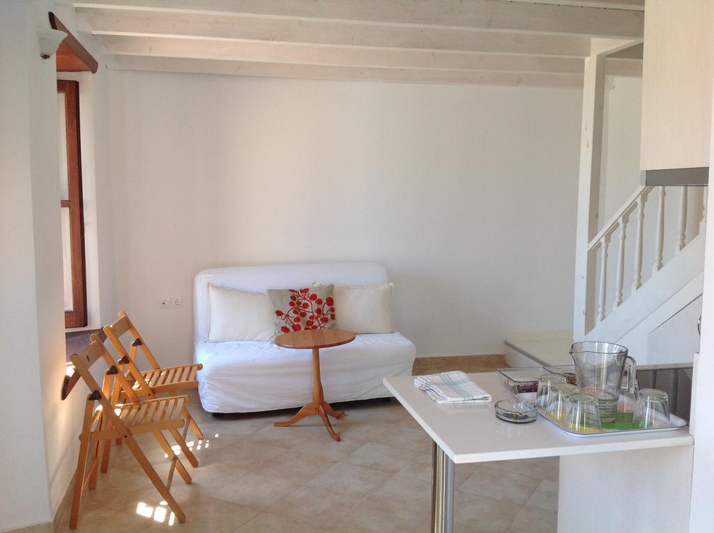 Amalia Harbor Apartment Chalki Town Ngoại thất bức ảnh
